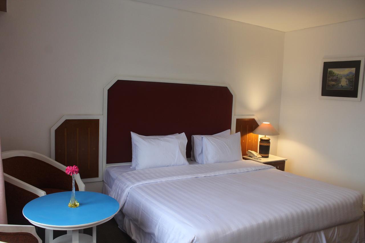 Arnava Hotel Senen Jakarta Exterior photo